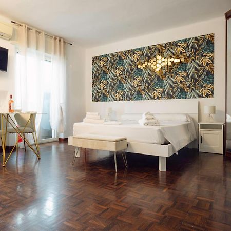 Bari Central Suite - Central Apartment With Sea View - 巴里 外观 照片